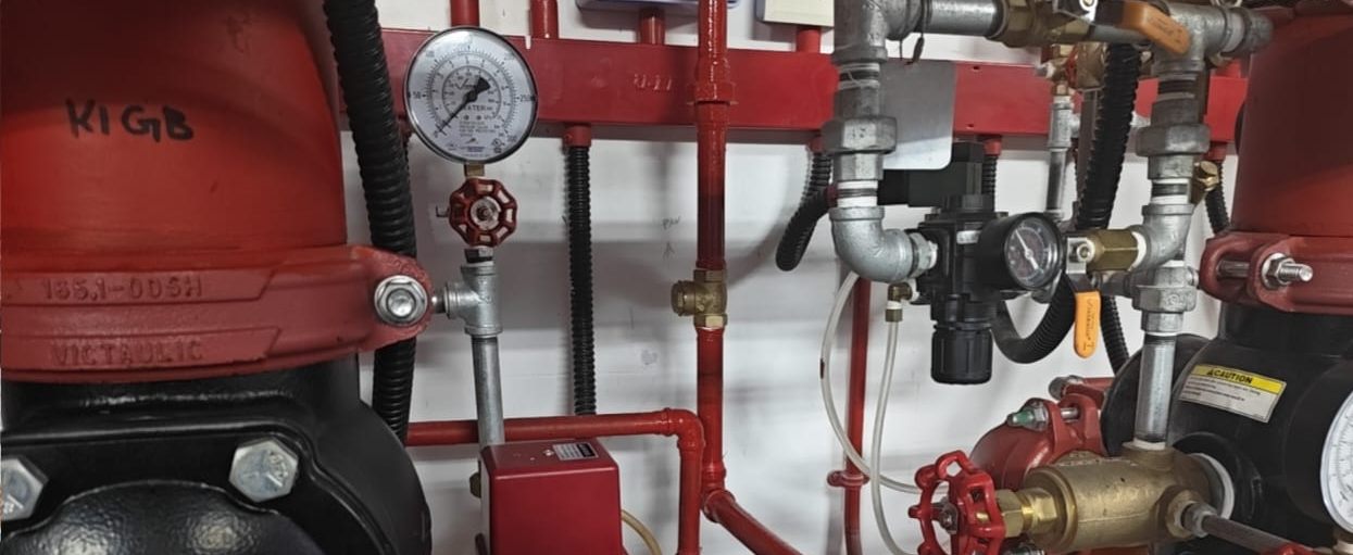 Pressure gauges and trim piping on a deluge valve